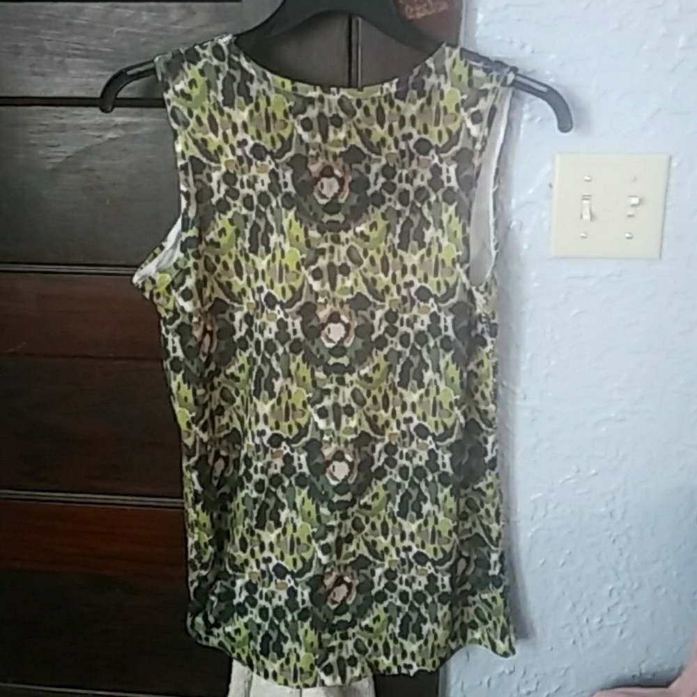 Pullover Top - Picture 2 of 4
